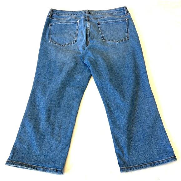 Nine West Chryste Capri Jeans Women's Mid Rise Blue Denim Stretch Size 14 - Picture 2 of 8